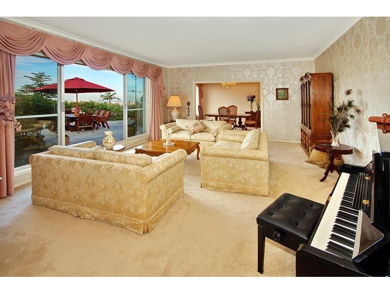 1 President Place, Mount Ousley NSW 2519