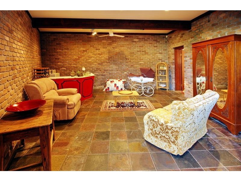 1 President Place, Mount Ousley NSW 2519