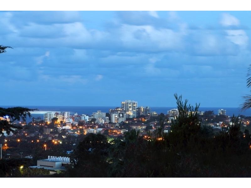 1 President Place, Mount Ousley NSW 2519