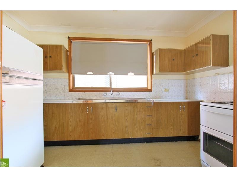 12 Rachel Crescent, Unanderra NSW 2526