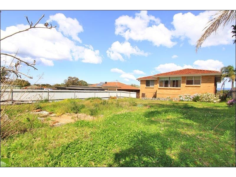 12 Rachel Crescent, Unanderra NSW 2526