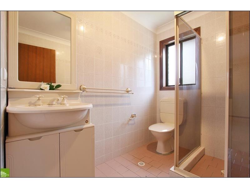 8 Halley Crescent, Woonona NSW 2517