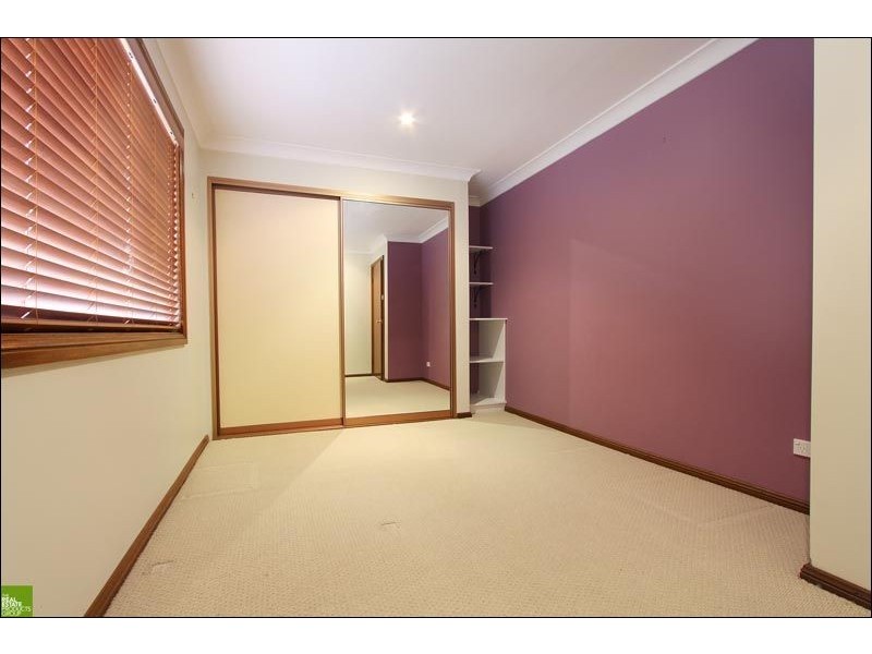 8 Halley Crescent, Woonona NSW 2517
