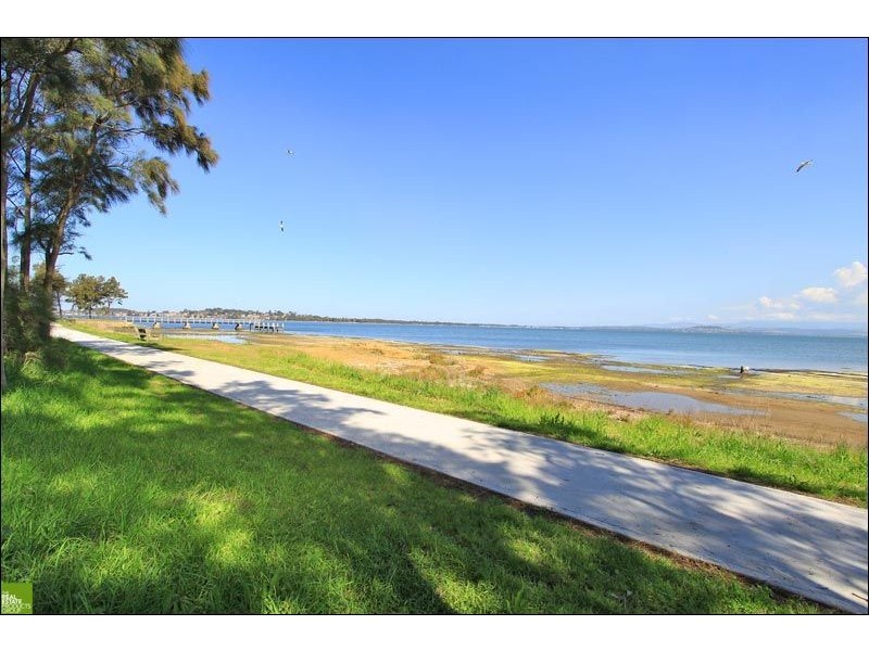 73 Northcliffe Drive, Lake Heights NSW 2502