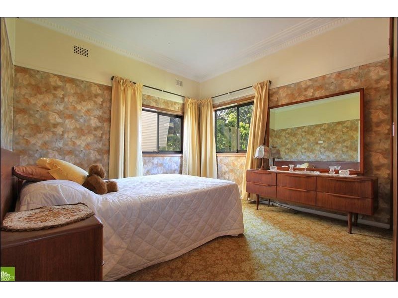 73 Northcliffe Drive, Lake Heights NSW 2502