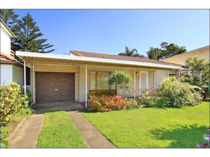 73 Northcliffe Drive, Lake Heights NSW 2502