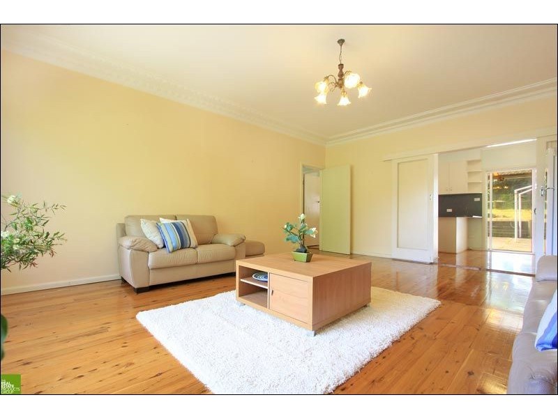 16 Nioka Avenue, Keiraville NSW 2500