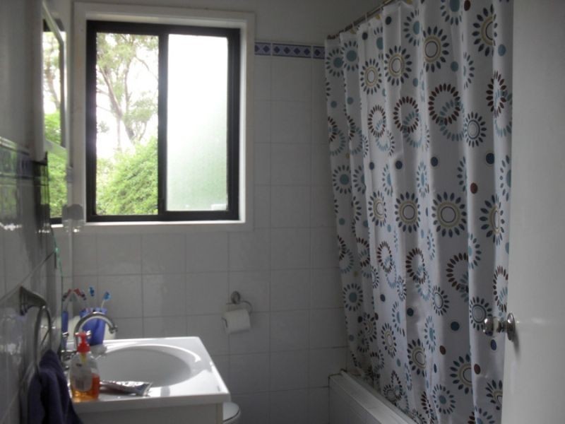 37 Kingsley Drive, Lake Heights NSW 2502
