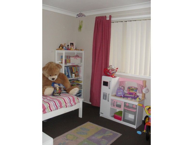 37 Kingsley Drive, Lake Heights NSW 2502