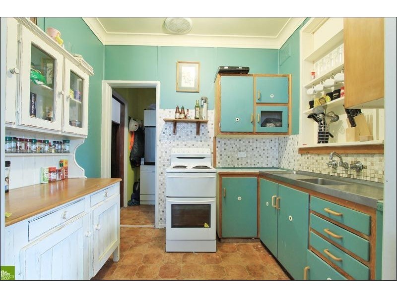 12 London Street, Berkeley NSW 2506