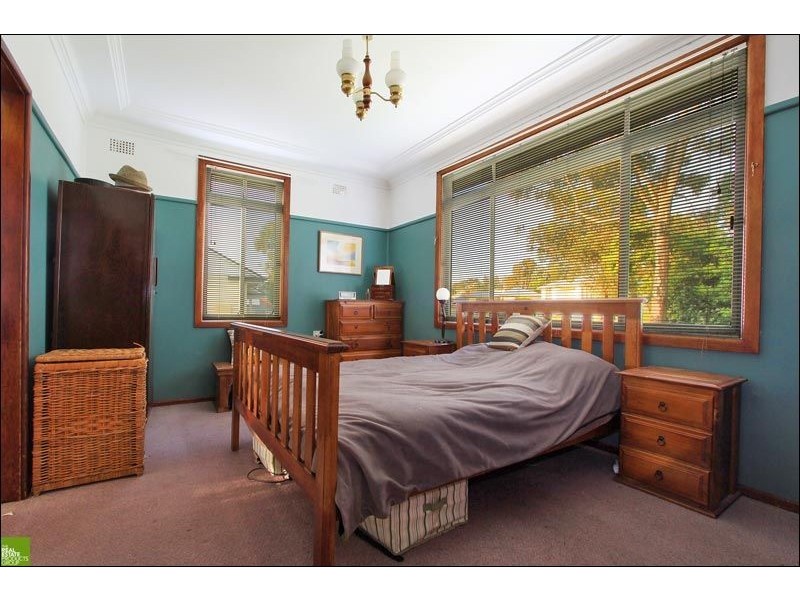 12 London Street, Berkeley NSW 2506