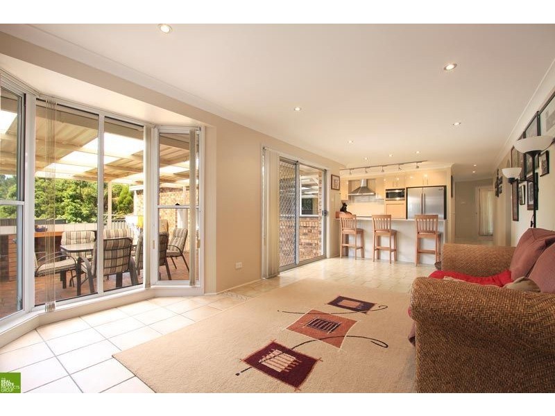 7 Erlinya Place, Cordeaux Heights NSW 2526