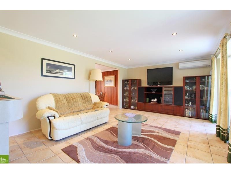 7 Erlinya Place, Cordeaux Heights NSW 2526