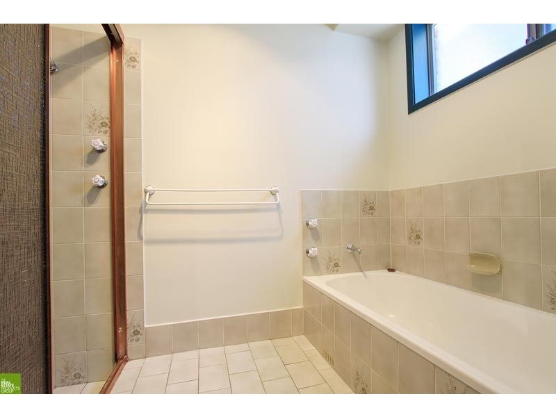 7 Erlinya Place, Cordeaux Heights NSW 2526