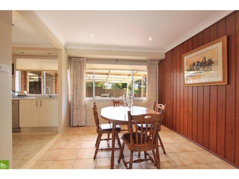 7 Erlinya Place, Cordeaux Heights NSW 2526