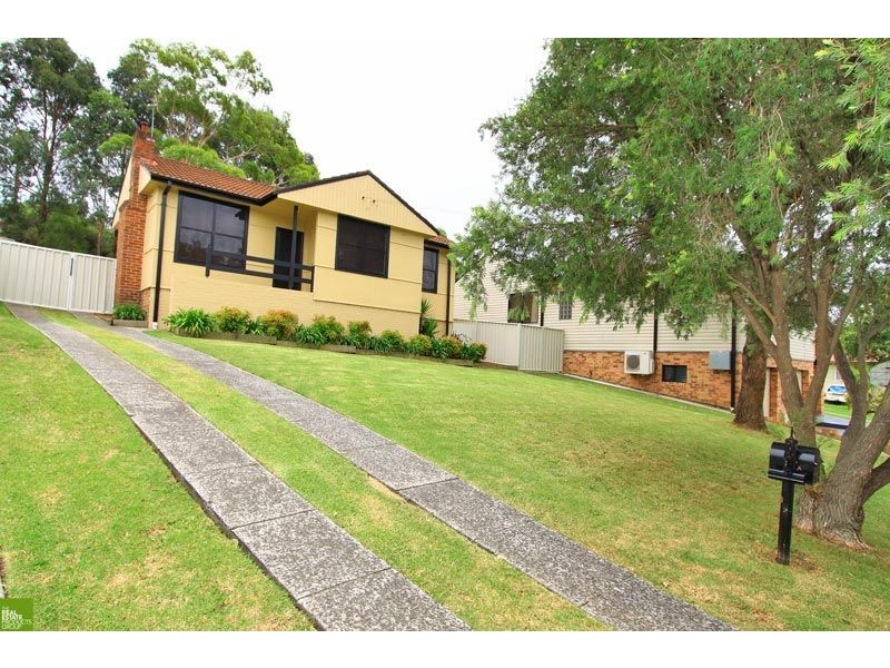 8 Stapleton Street, Unanderra NSW 2526