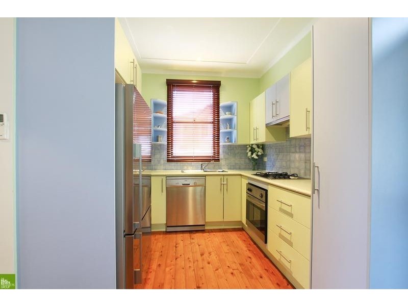 8 Stapleton Street, Unanderra NSW 2526
