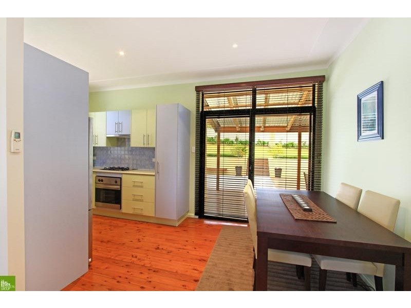 8 Stapleton Street, Unanderra NSW 2526