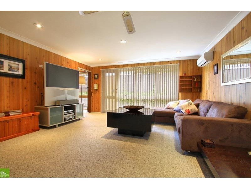 93 Madigan Boulevarde, Mount Warrigal NSW 2528