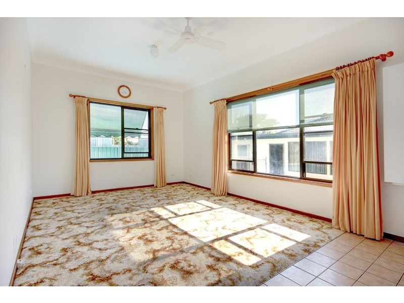 75 Ocean Street, Windang NSW 2528