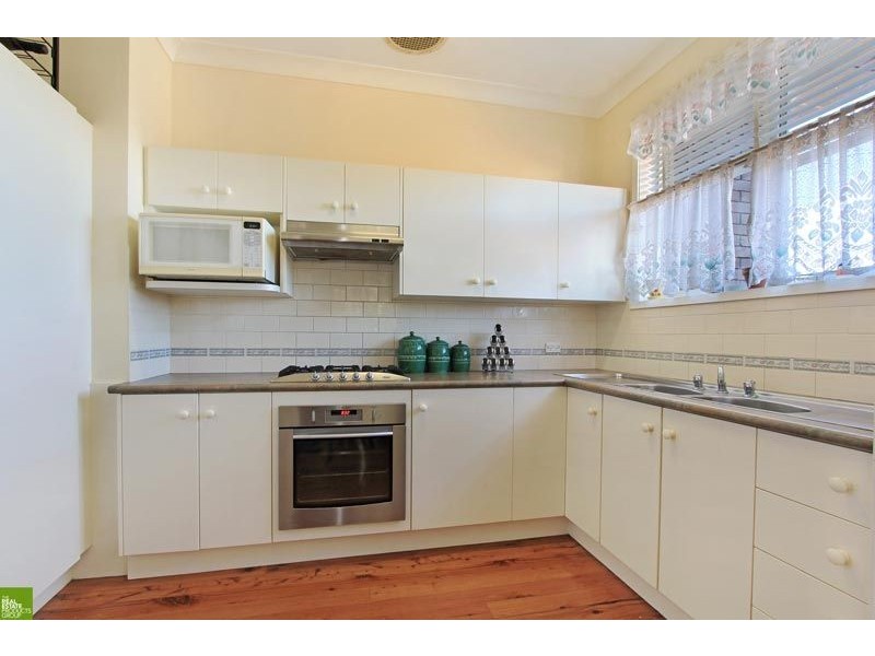 65 Beverley Avenue, Unanderra NSW 2526