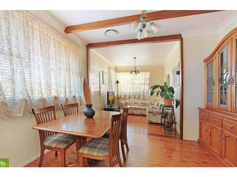 65 Beverley Avenue, Unanderra NSW 2526