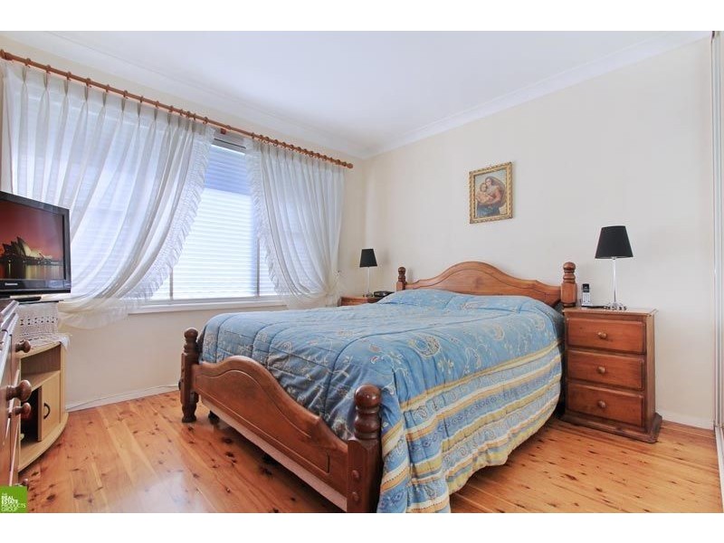 65 Beverley Avenue, Unanderra NSW 2526