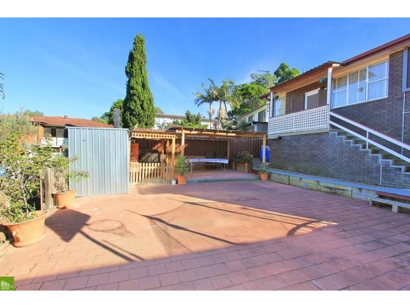 65 Beverley Avenue, Unanderra NSW 2526