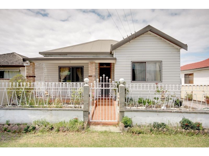 24 High Street, Corrimal NSW 2518