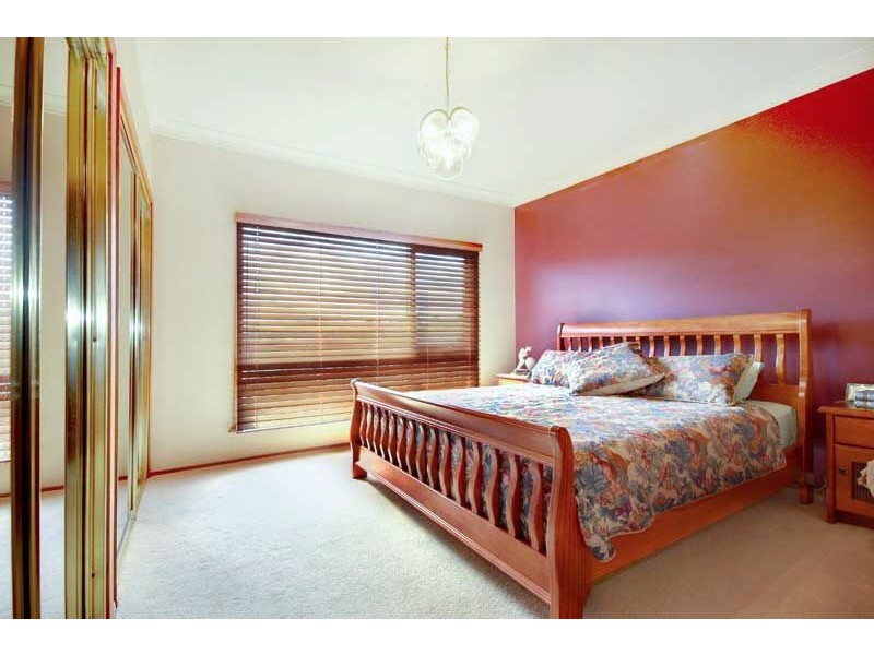 15 Springfield Ave, Figtree NSW 2525