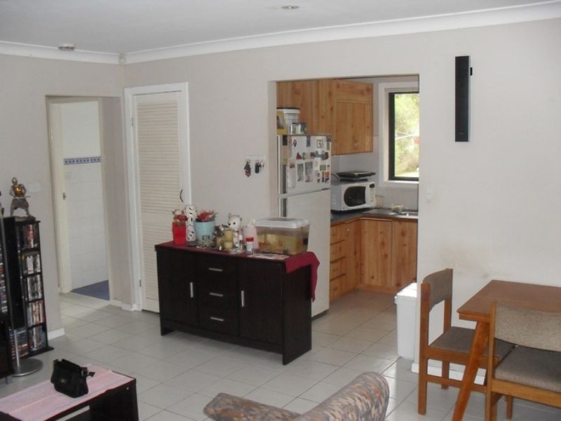37 Kingsley Drive, Lake Heights NSW 2502