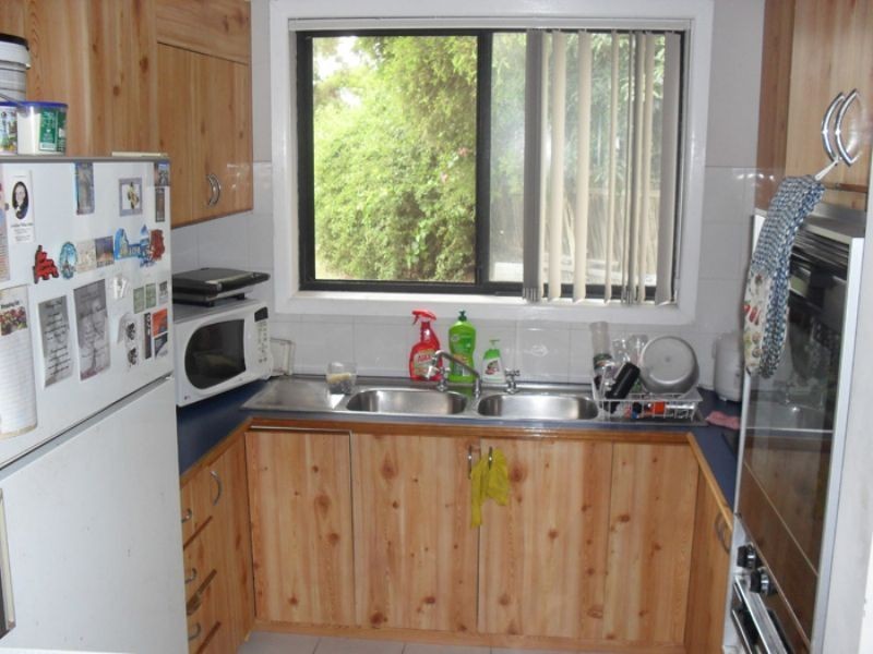 37 Kingsley Drive, Lake Heights NSW 2502