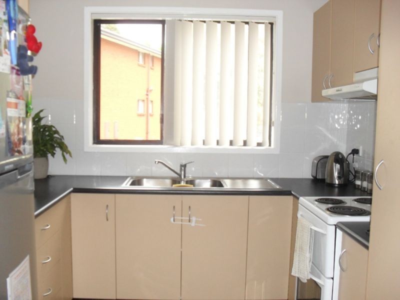 37 Kingsley Drive, Lake Heights NSW 2502