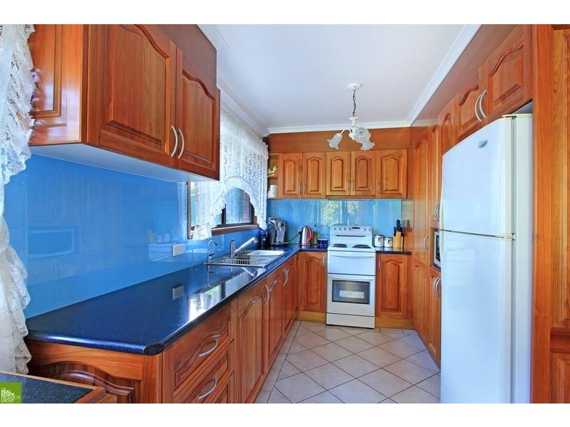 42 Robertson Street, Coniston NSW 2500