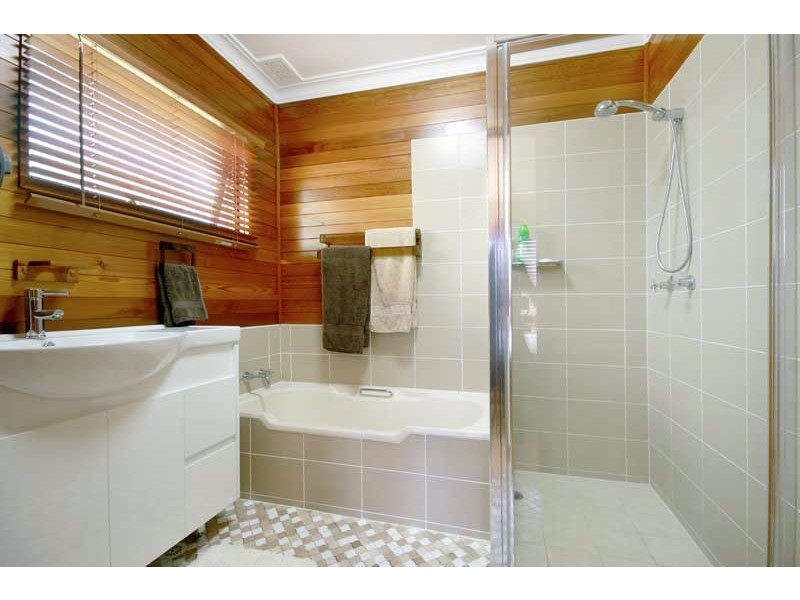 15 Springfield Ave, Figtree NSW 2525