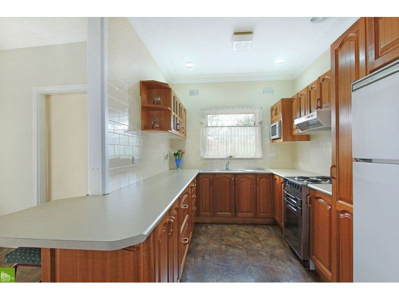 9 Risley Road, Figtree NSW 2525