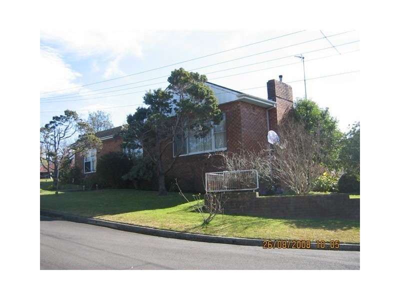 6 Mavis Grove, West Wollongong NSW 2500