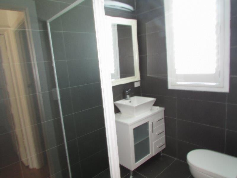 39 Rose Parade, Unanderra NSW 2526