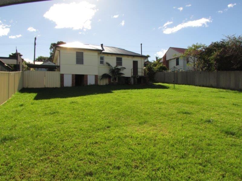 39 Rose Parade, Unanderra NSW 2526