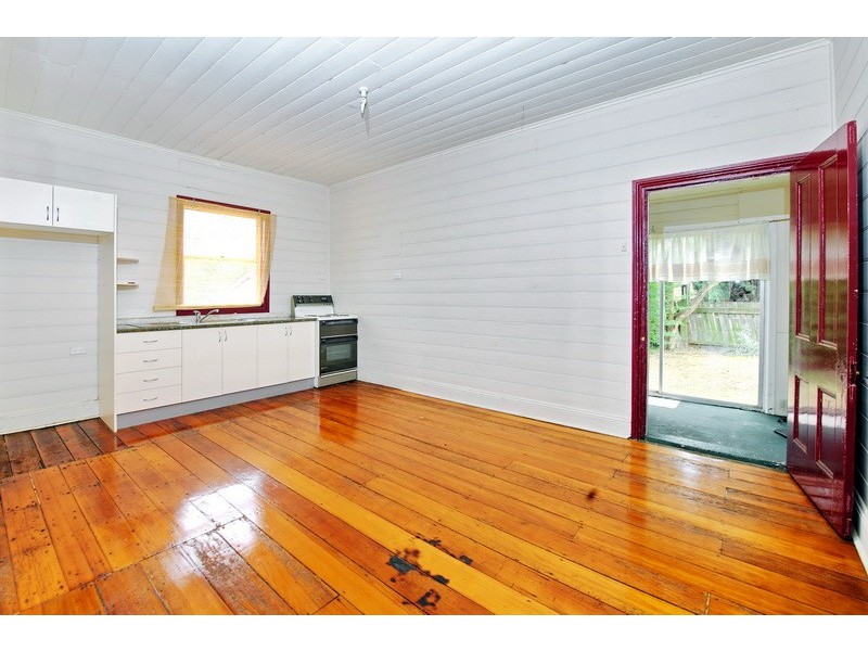 318 Northcliffe Drive, Lake Heights NSW 2502