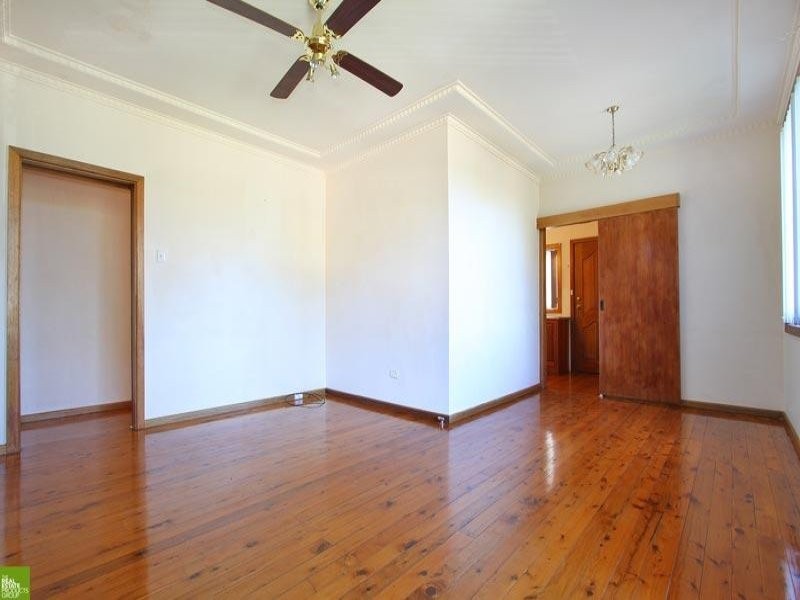 44 Bruce Street, Unanderra NSW 2526