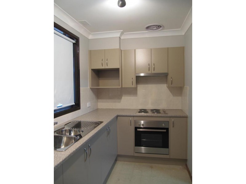 12 Rachel Crescent, Unanderra NSW 2526