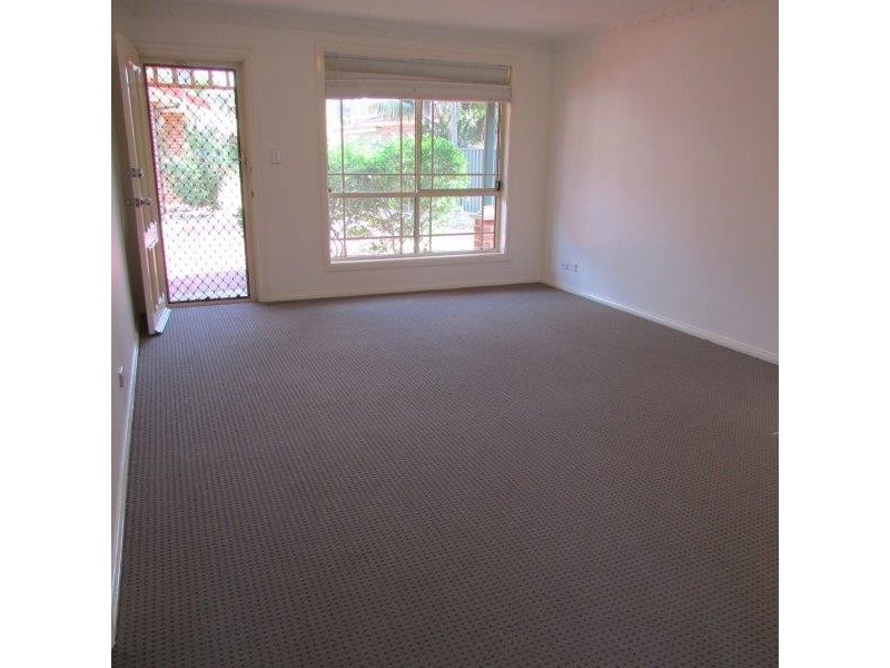 2/9 Platypus Close, Figtree NSW 2525