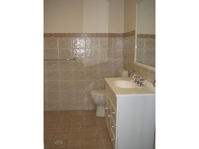 4/4 Bellevue Road, Figtree NSW 2525