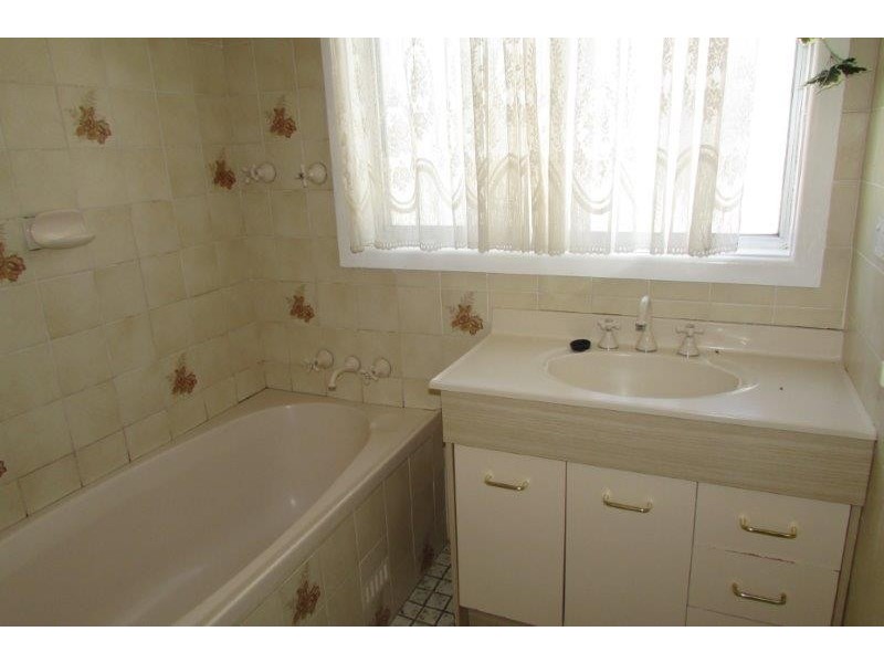 9 Grace Street, Unanderra NSW 2526