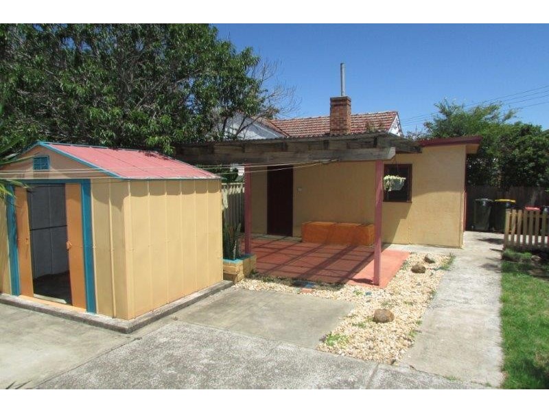 9 Grace Street, Unanderra NSW 2526