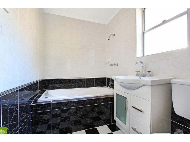 8/16 Woodlawn Avenue, Mangerton NSW 2500