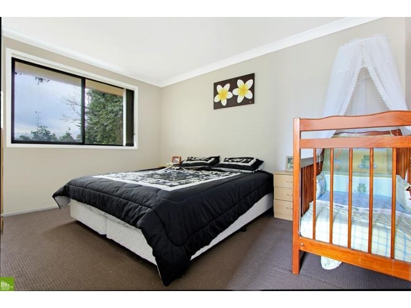 1/37 Kingsley Drive, Lake Heights NSW 2502