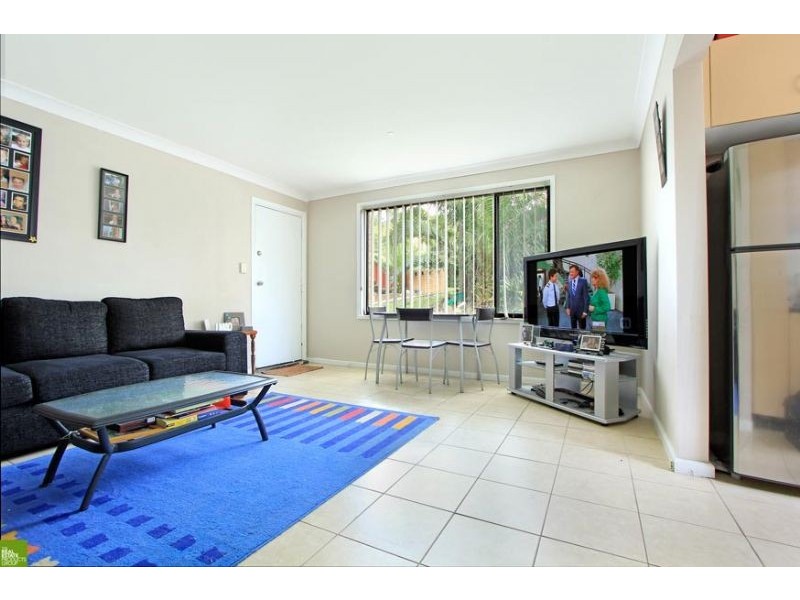 1/37 Kingsley Drive, Lake Heights NSW 2502