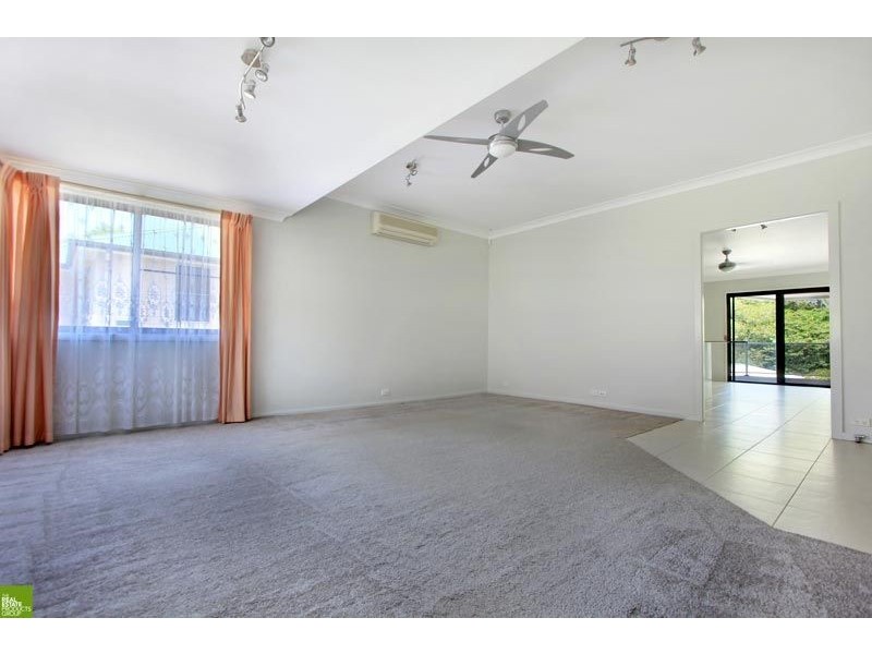 37 Maynes Parade, Unanderra NSW 2526